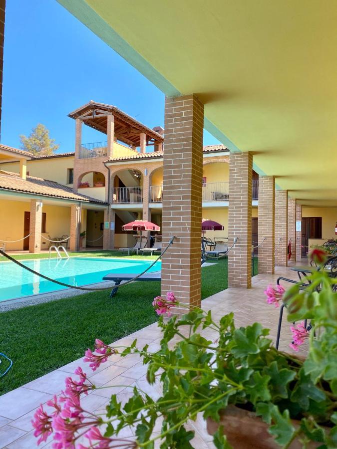 פונטבלנדה Hotel Ristorante Le Querciolaie Dei Ricci מראה חיצוני תמונה