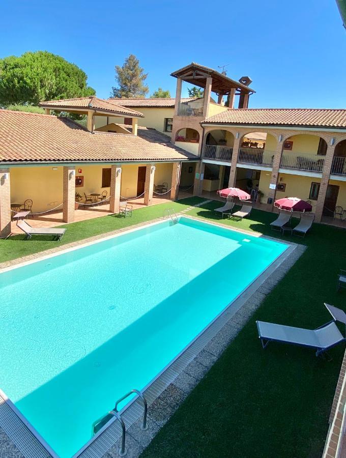 פונטבלנדה Hotel Ristorante Le Querciolaie Dei Ricci מראה חיצוני תמונה