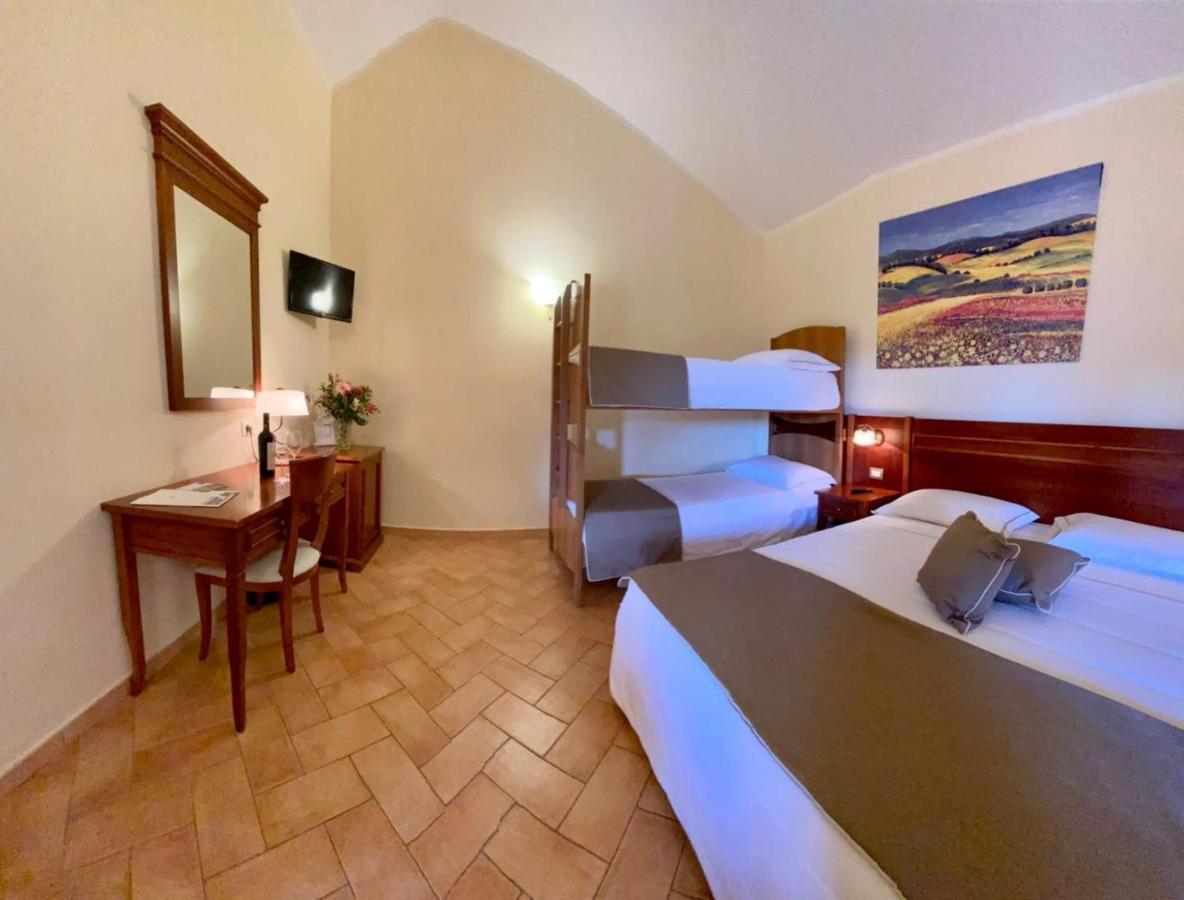 פונטבלנדה Hotel Ristorante Le Querciolaie Dei Ricci מראה חיצוני תמונה