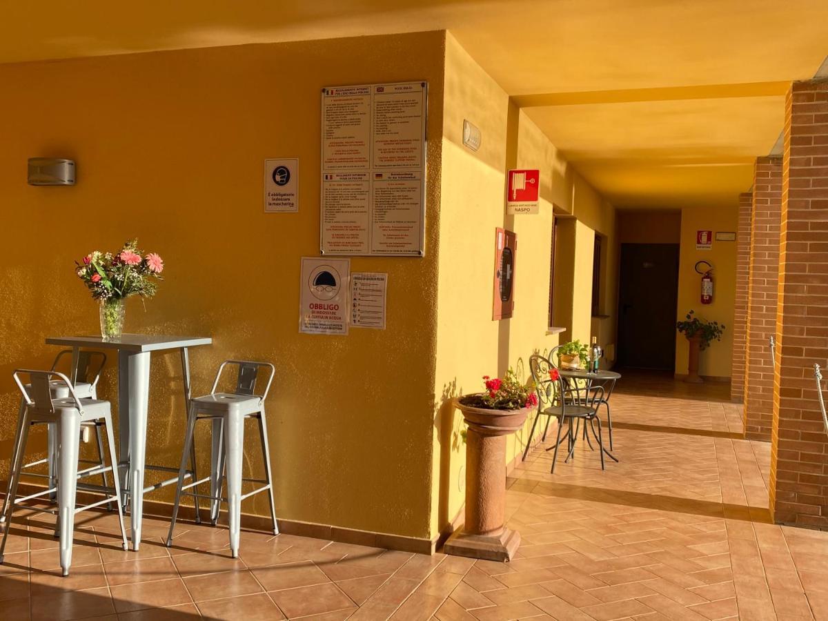 פונטבלנדה Hotel Ristorante Le Querciolaie Dei Ricci מראה חיצוני תמונה