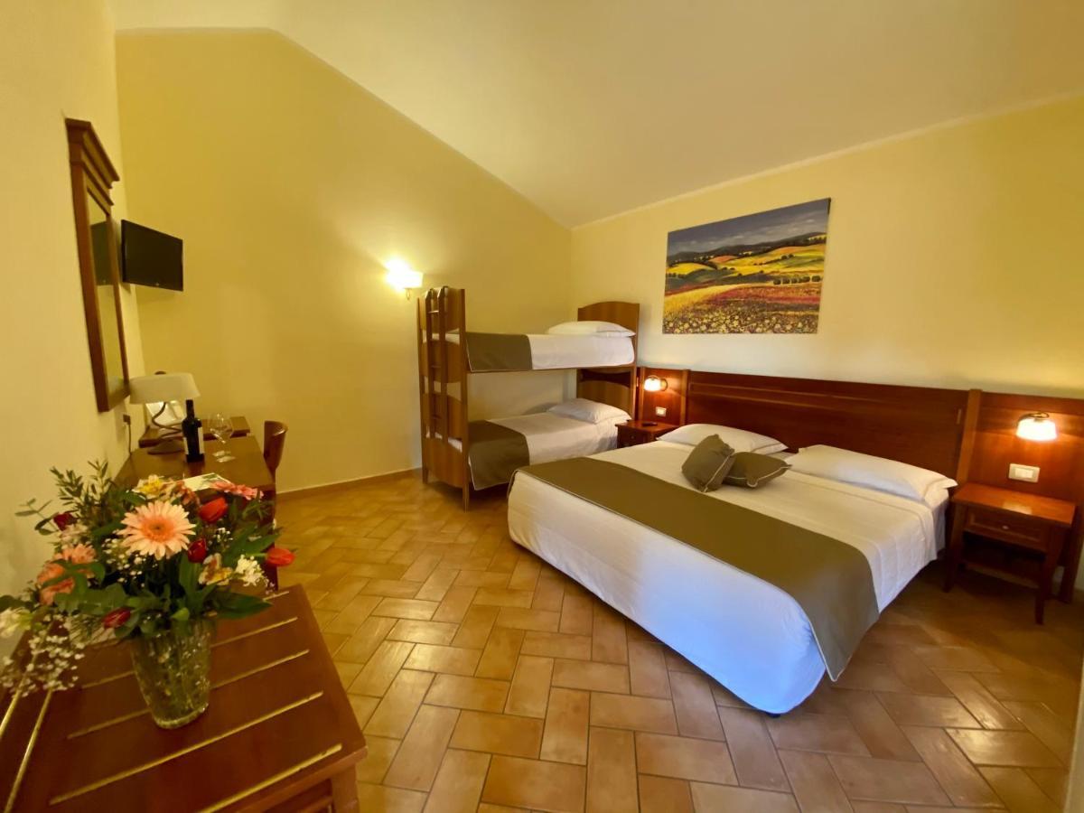 פונטבלנדה Hotel Ristorante Le Querciolaie Dei Ricci מראה חיצוני תמונה
