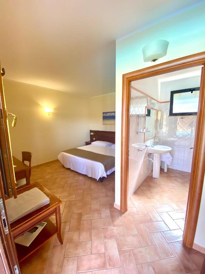 פונטבלנדה Hotel Ristorante Le Querciolaie Dei Ricci מראה חיצוני תמונה