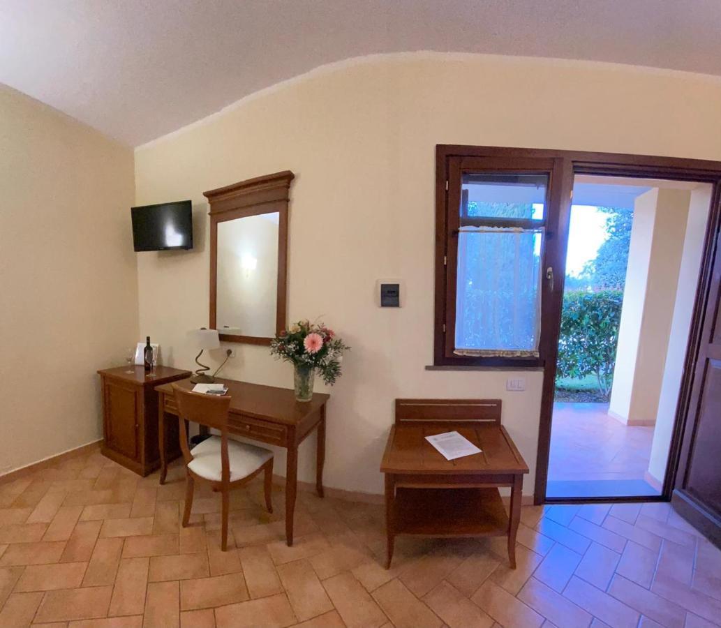פונטבלנדה Hotel Ristorante Le Querciolaie Dei Ricci מראה חיצוני תמונה