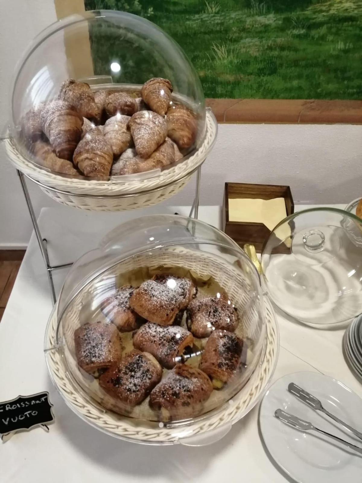 פונטבלנדה Hotel Ristorante Le Querciolaie Dei Ricci מראה חיצוני תמונה
