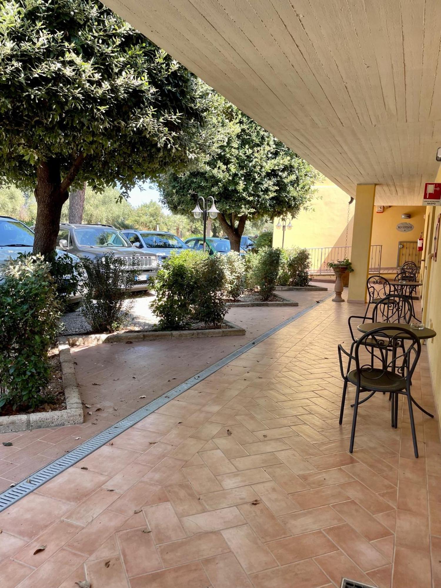 פונטבלנדה Hotel Ristorante Le Querciolaie Dei Ricci מראה חיצוני תמונה