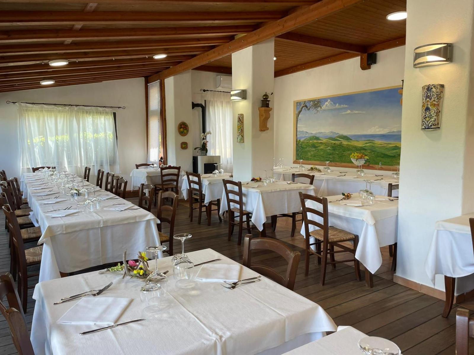 פונטבלנדה Hotel Ristorante Le Querciolaie Dei Ricci מראה חיצוני תמונה