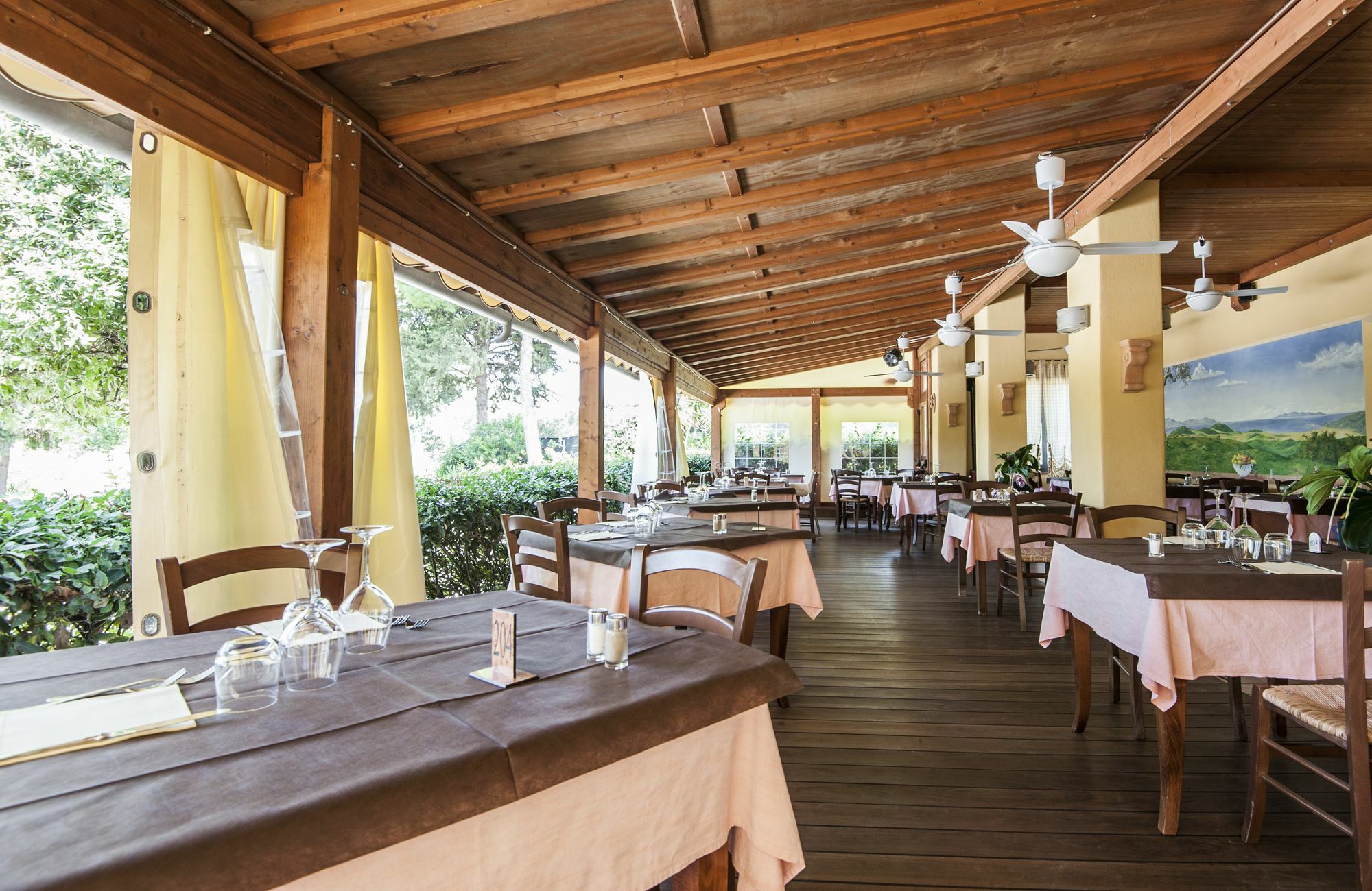 פונטבלנדה Hotel Ristorante Le Querciolaie Dei Ricci מראה חיצוני תמונה